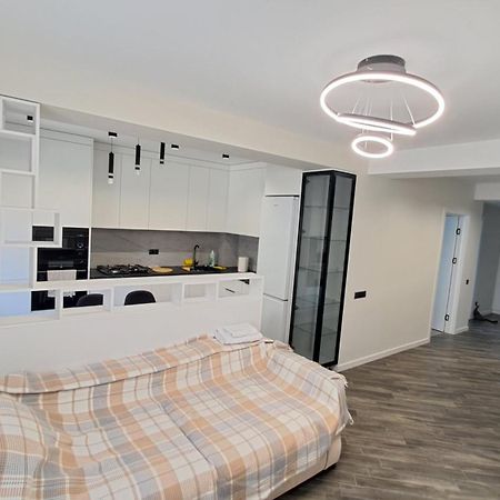 Аэропорт-Номера 24/24 . Apartment Chisinau Luaran gambar