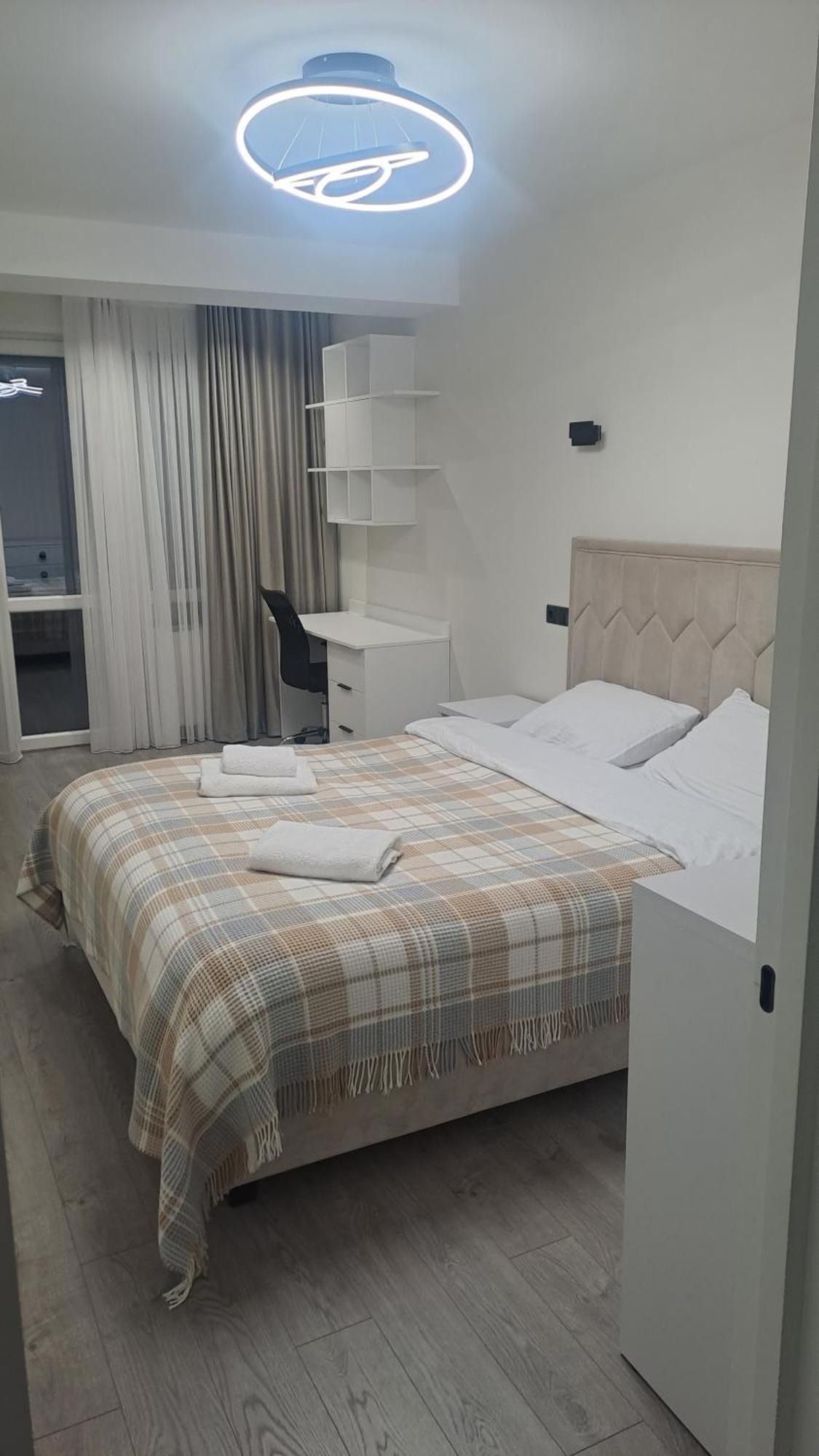 Аэропорт-Номера 24/24 . Apartment Chisinau Luaran gambar