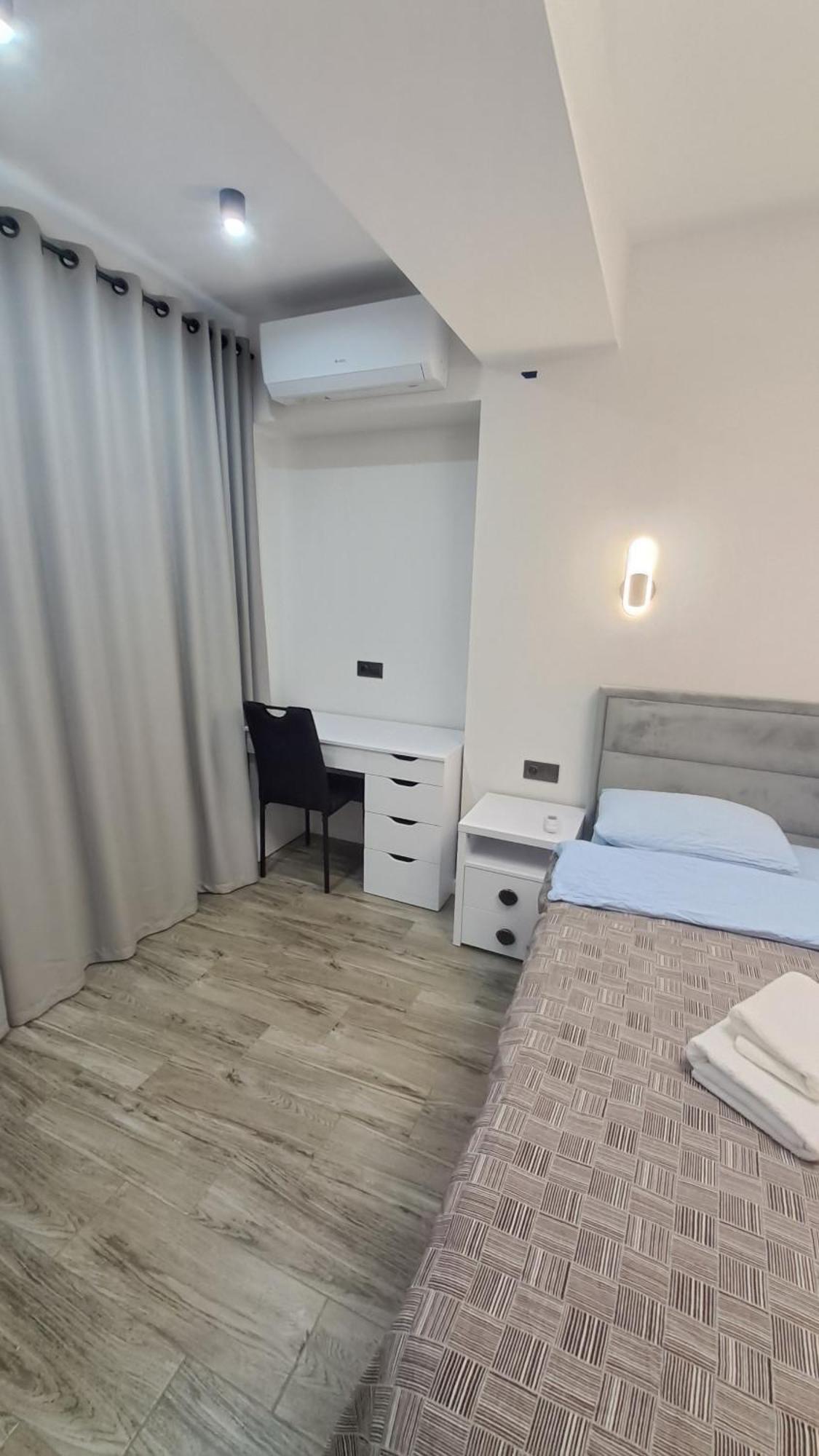Аэропорт-Номера 24/24 . Apartment Chisinau Luaran gambar