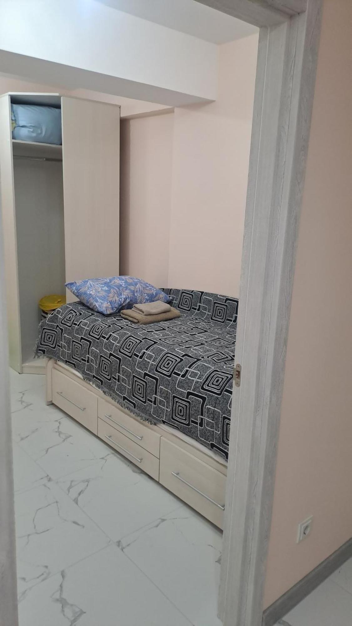 Аэропорт-Номера 24/24 . Apartment Chisinau Bilik gambar