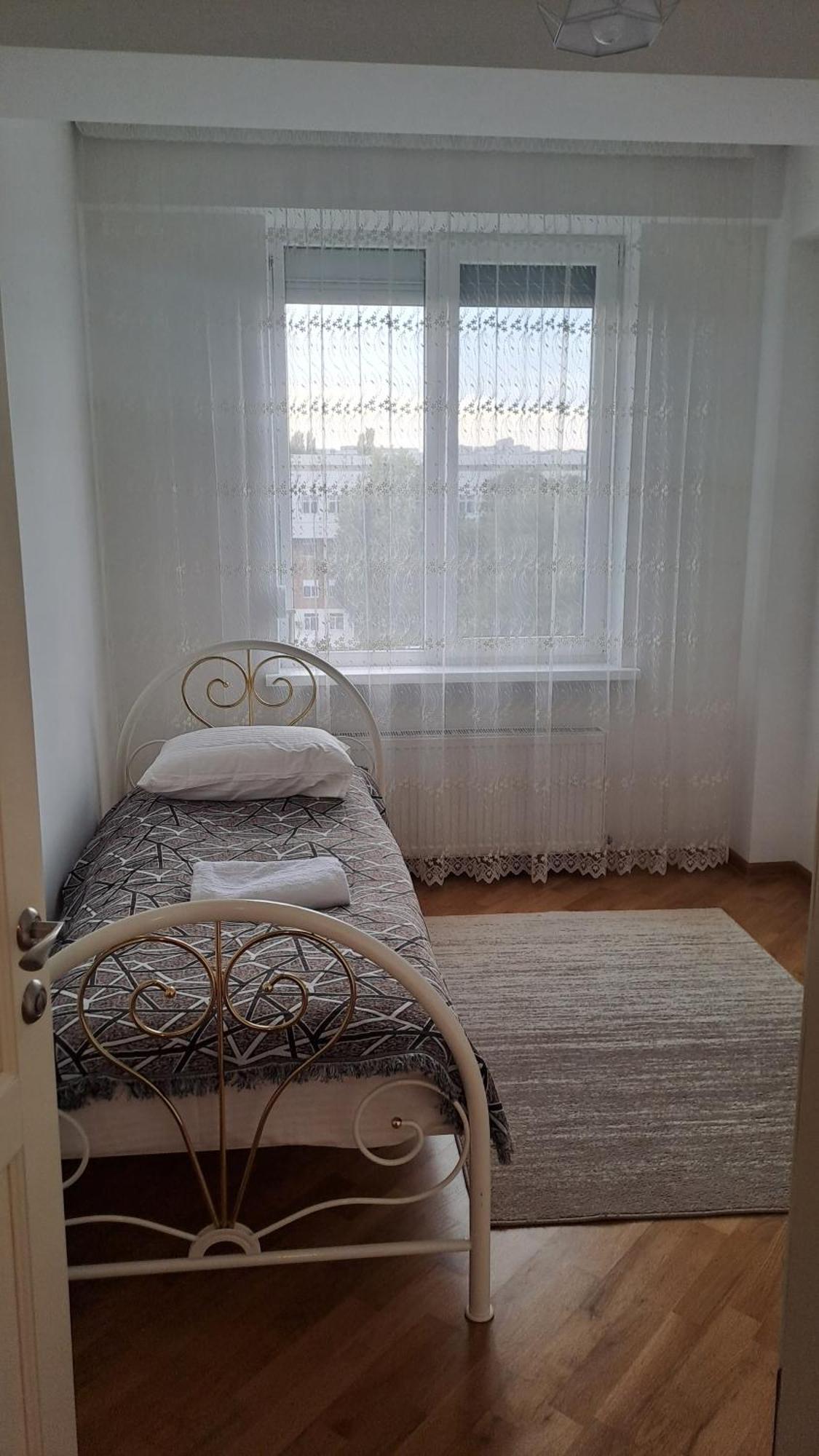Аэропорт-Номера 24/24 . Apartment Chisinau Bilik gambar